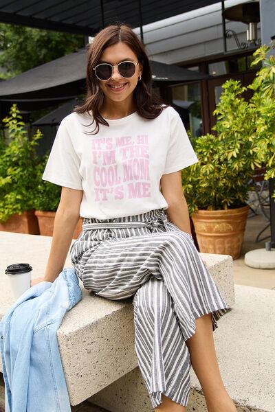 Full Size IT'S ME,HI I'M THE COOL MOM IT'S ME T-Shirt - Olive Ave