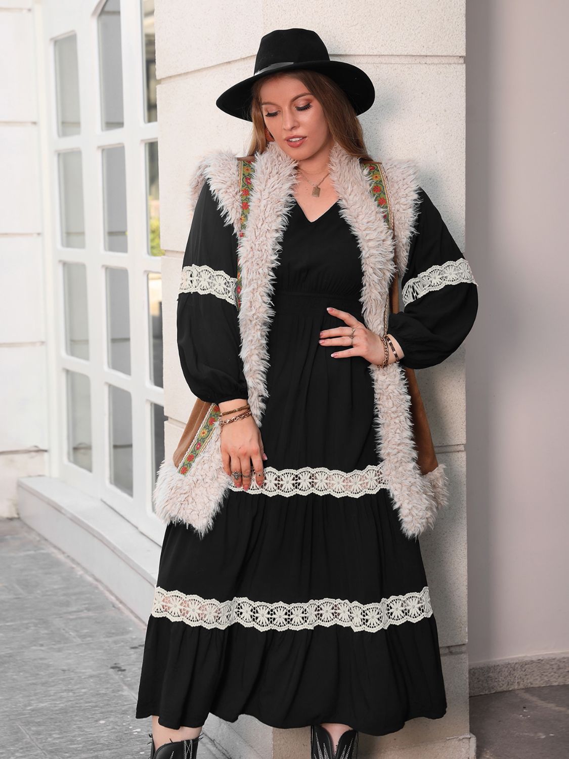 Plus Size Lace Long Sleeve Midi Dress