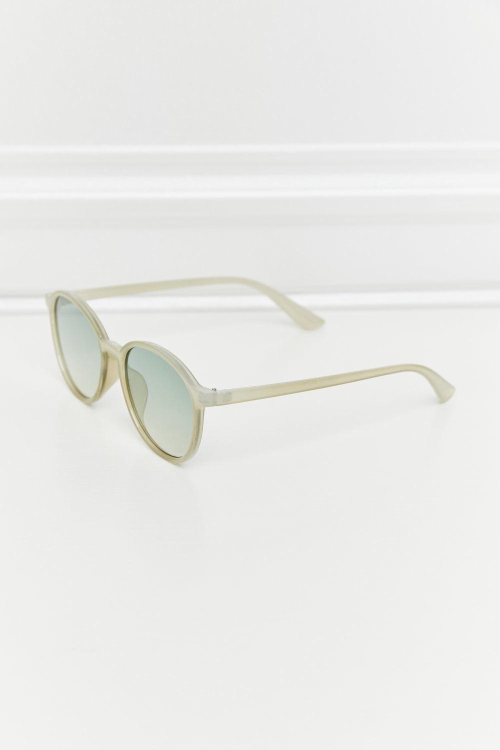 Full Rim Polycarbonate Frame Sunglasses - Olive Ave