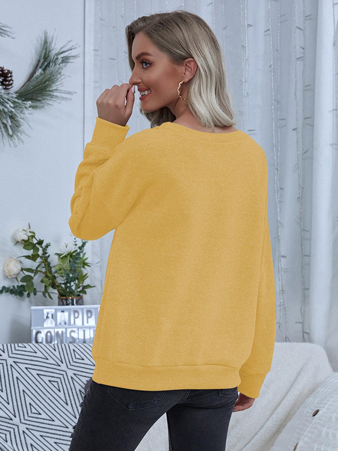 Lip Graphic Sweatshirt in 2 Colors - Olive Ave